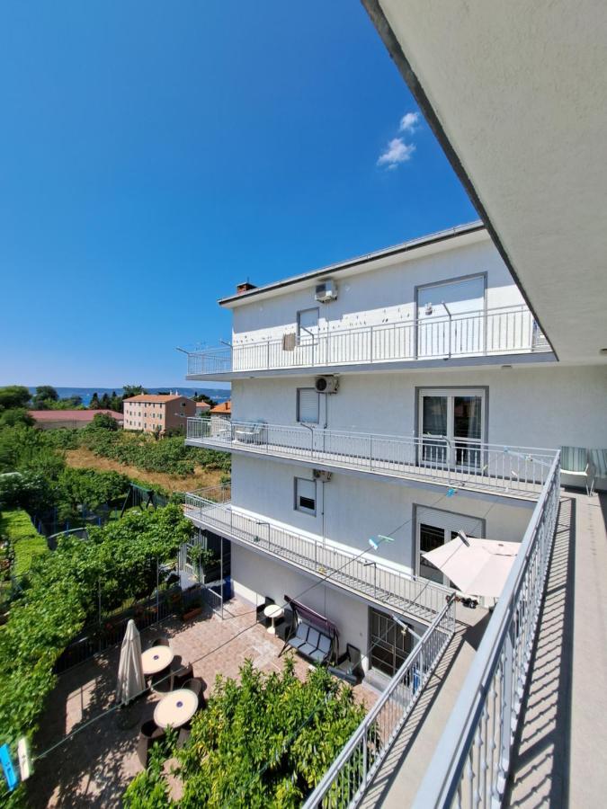 Guesthouse Varnica Kastel Luksic ภายนอก รูปภาพ