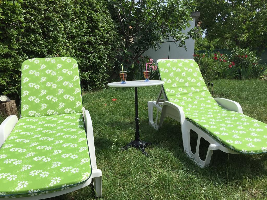 Guesthouse Varnica Kastel Luksic ภายนอก รูปภาพ
